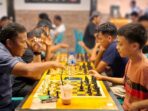 Menampar Tradisi Pesta, HUT Kafe Arch Bolmut Diisi Turnamen Catur