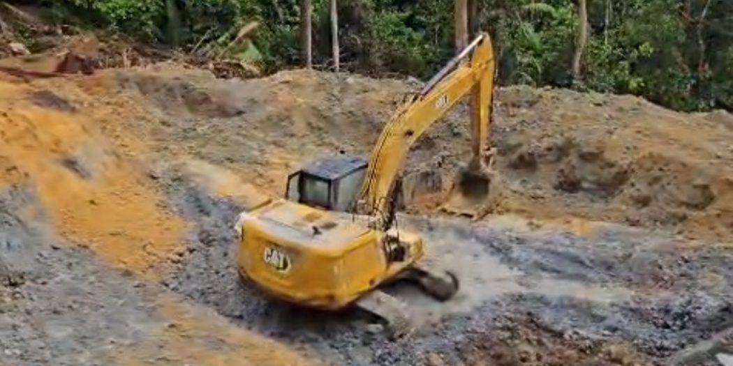 Warga Buyat Barat Geram, Excavator PETI Masih “Menari-Nari” di Tapak Moyondi, Polres Boltim Didesak Tangkap Basri Ismail dan Rey Simbala