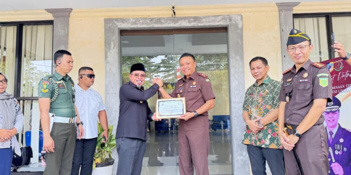 Kajati Sulut Sambangi Bolmut: Hukum Masuk Sawah, Laut, dan Lapak UMKM